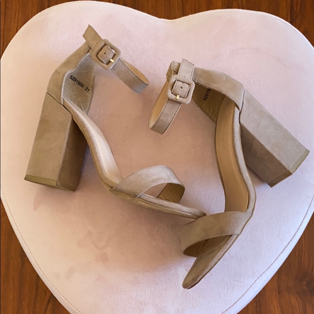 Block heel sandals